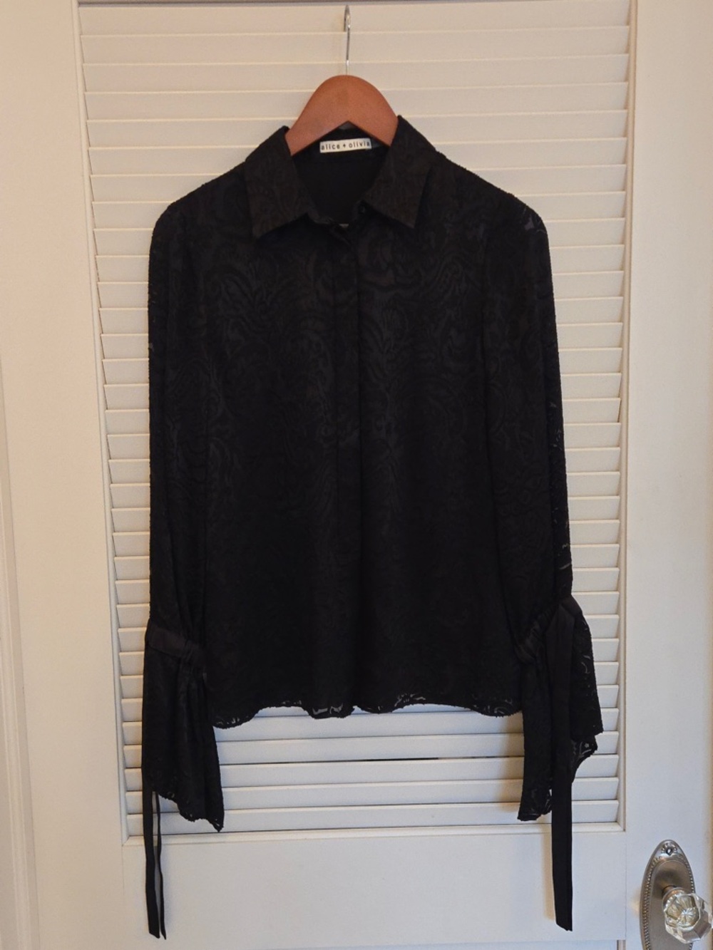 Alice + Olivia Black Burnout  Silk/Lace Tie-Cuff Button-Down Blouse small